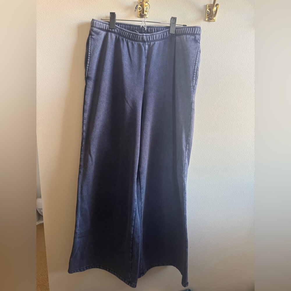 GAP Navy Wide Leg Fleece Pants - Size L